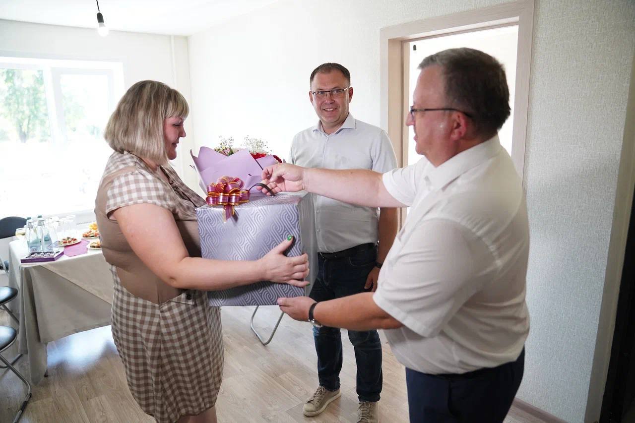 В Калтане по нацпроекту сдали новый девятиэтажный дом