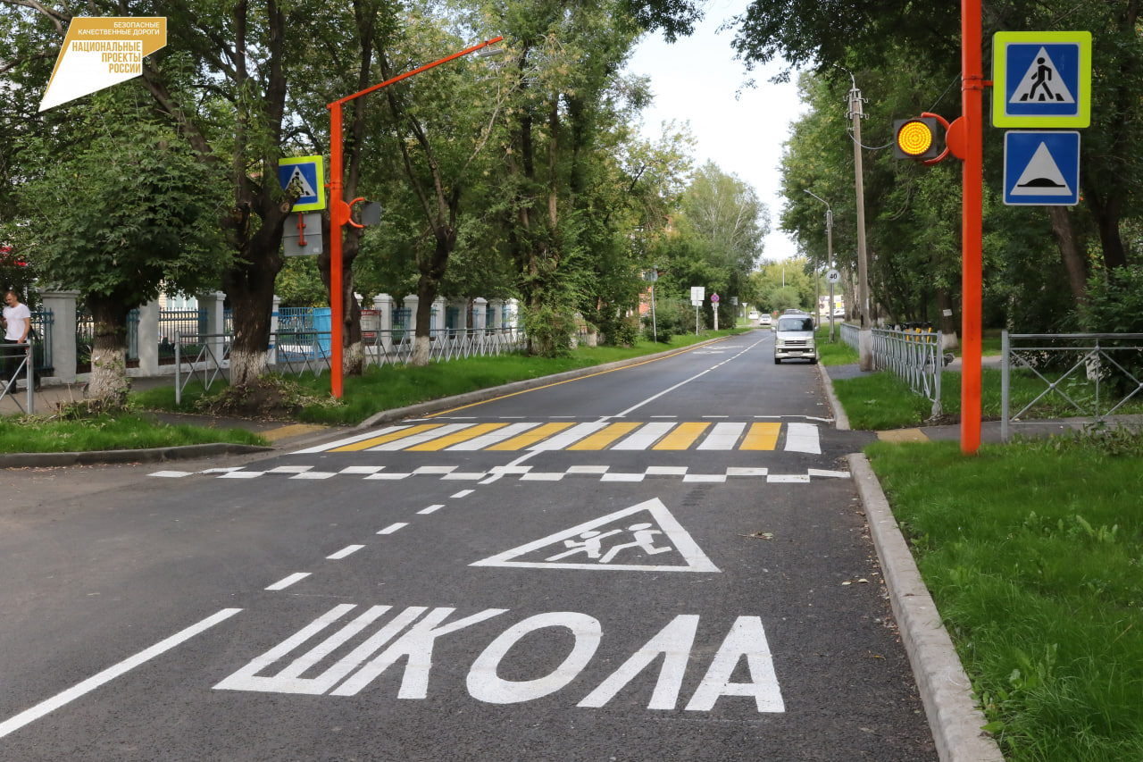 В Кемерове в рамках дорожного нацпроекта ремонтируют улицы к образовательным учреждениям