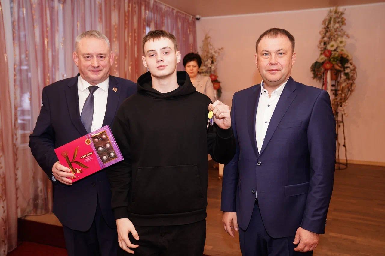 В Осинниках еще 62 семьи отметили новоселье