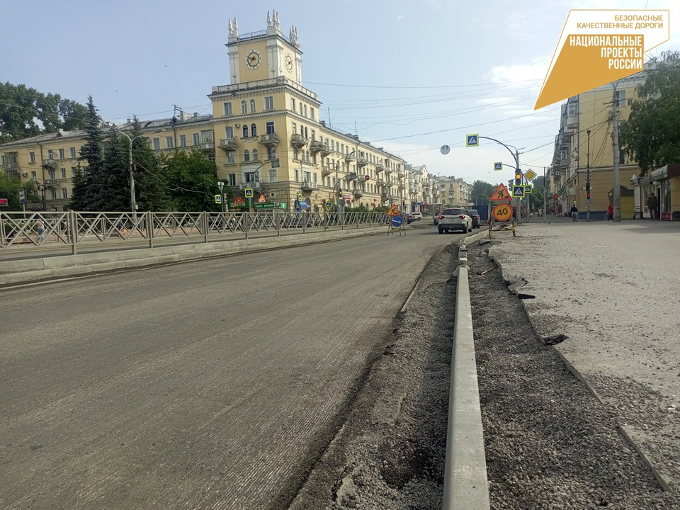 В южной столице Кузбасса, Новокузнецке, продолжается ремонт автомобильных дорог по нацпроекту
