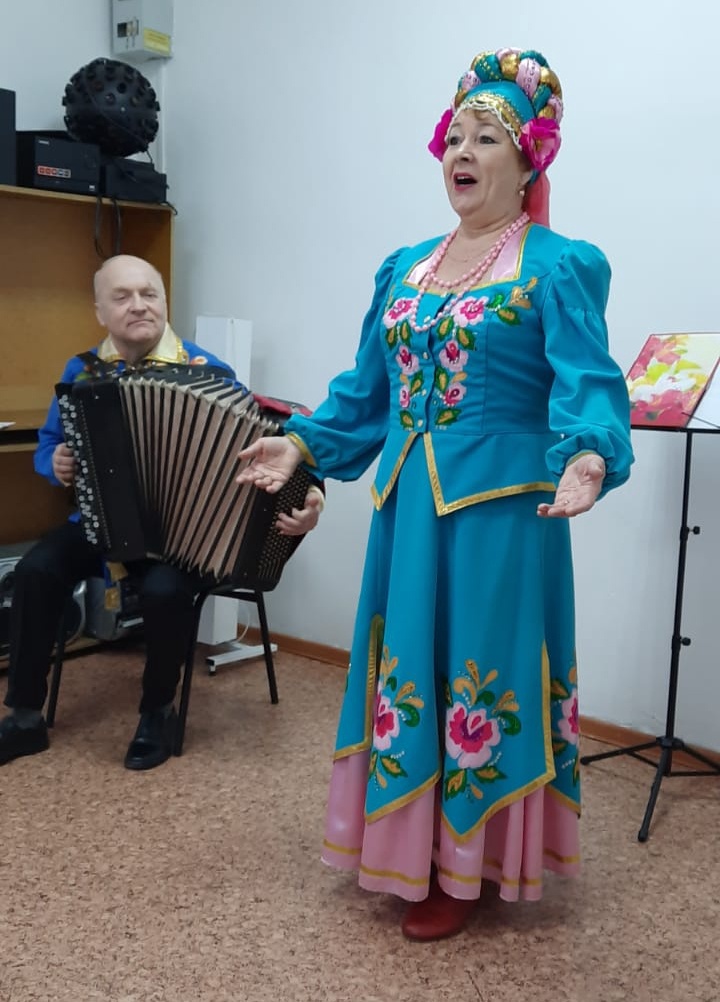 «Какая песня без баяна»